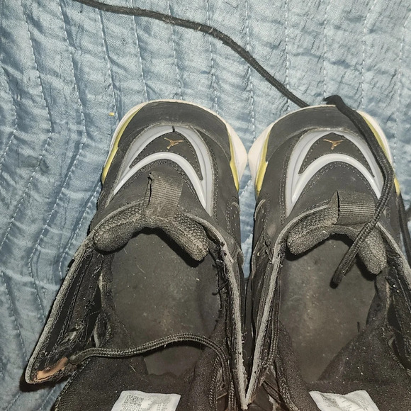 Size 12 jordan flights retro like new - Picture 6 of 8